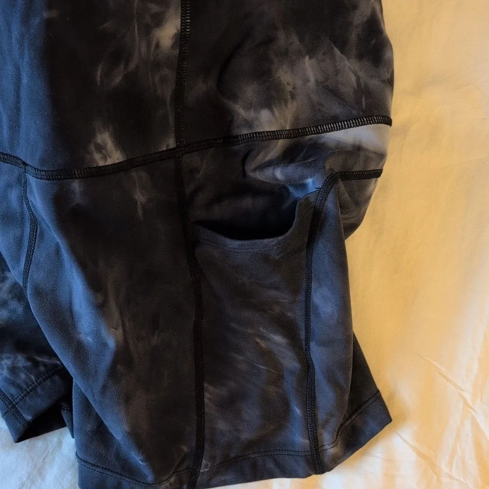 Baleaf Women's Black and Gray Tie-Dye Bike Shorts Size Medium - Picture 3 of 13